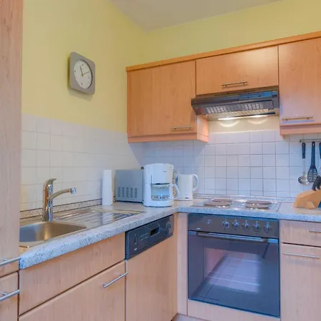 Karola, 3 גוהרן