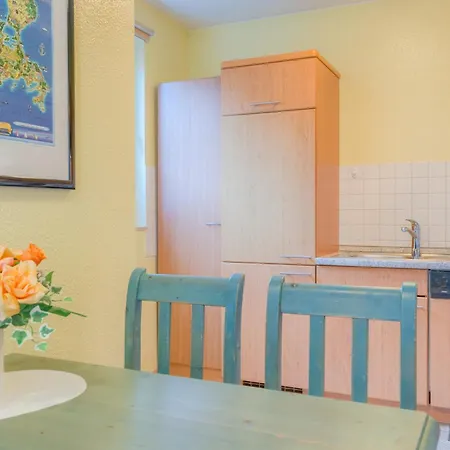 Karola, 3 דירה גוהרן